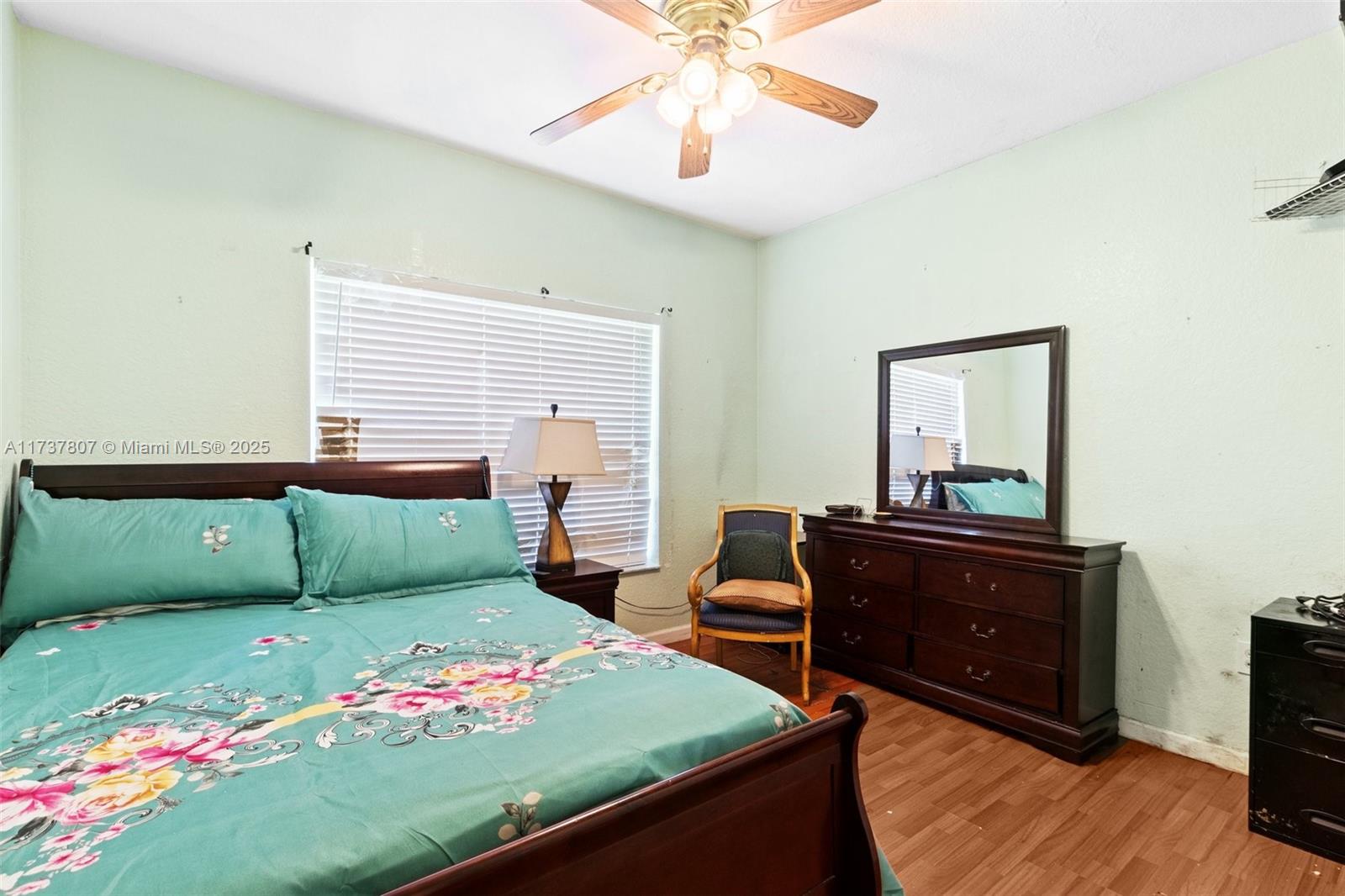 Listing Photo 18