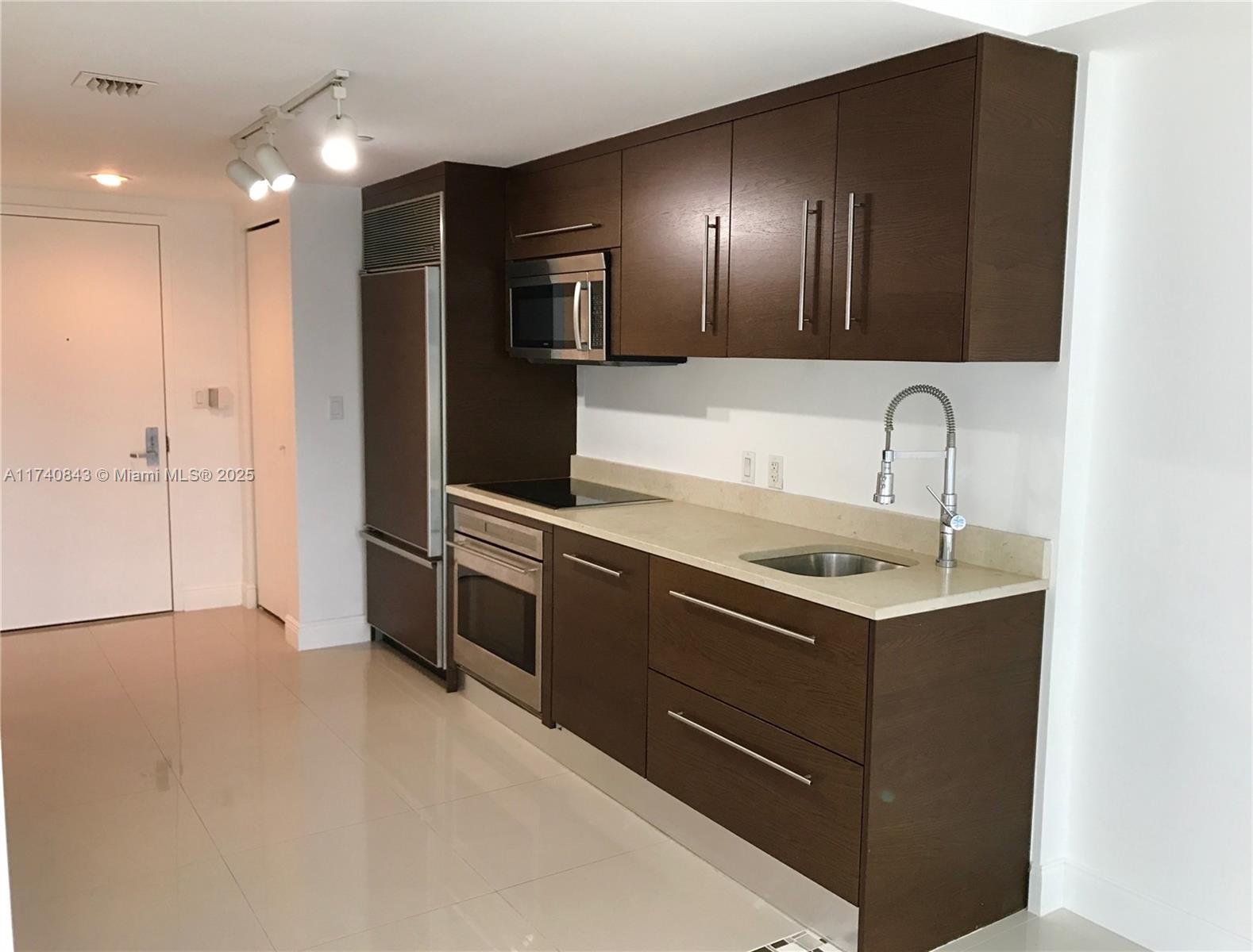 465 BRICKELL AVE #1604, Miami FL 33131