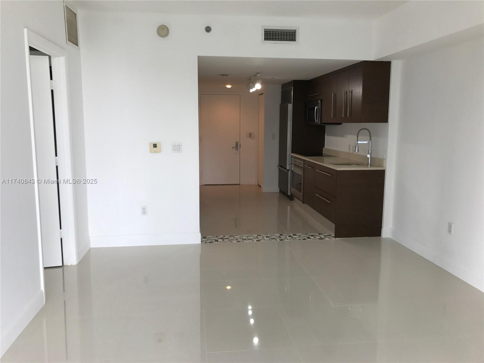 465 BRICKELL AVE #1604, Miami FL 33131