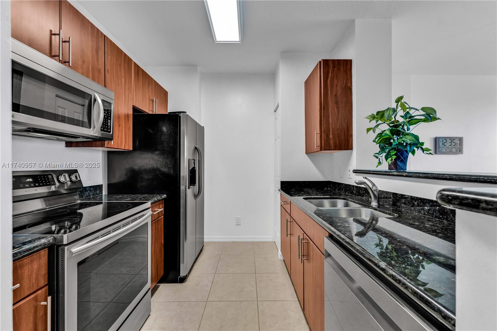 2421 NE 65th St #508, Fort Lauderdale, Florida image 4