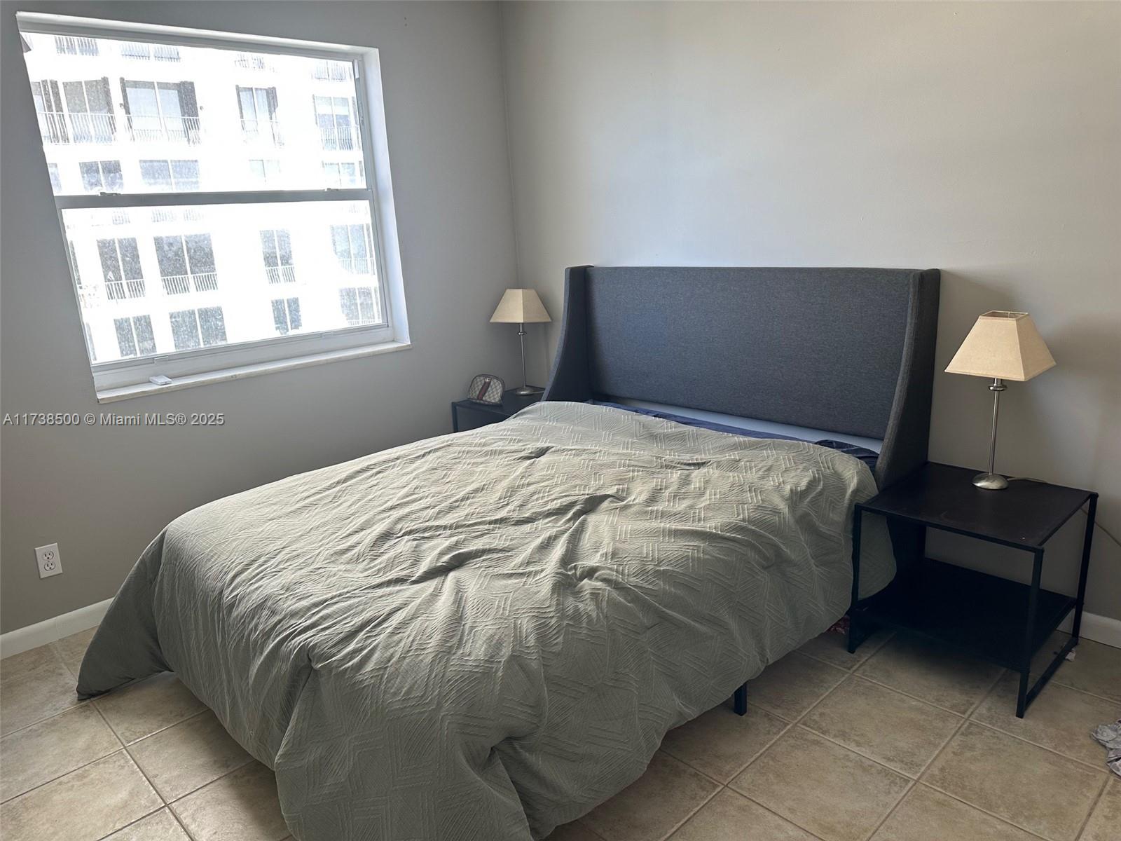 Listing Photo 11