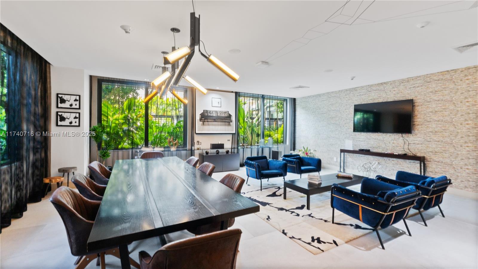 121 NE 34th St #2806, Miami FL 33137