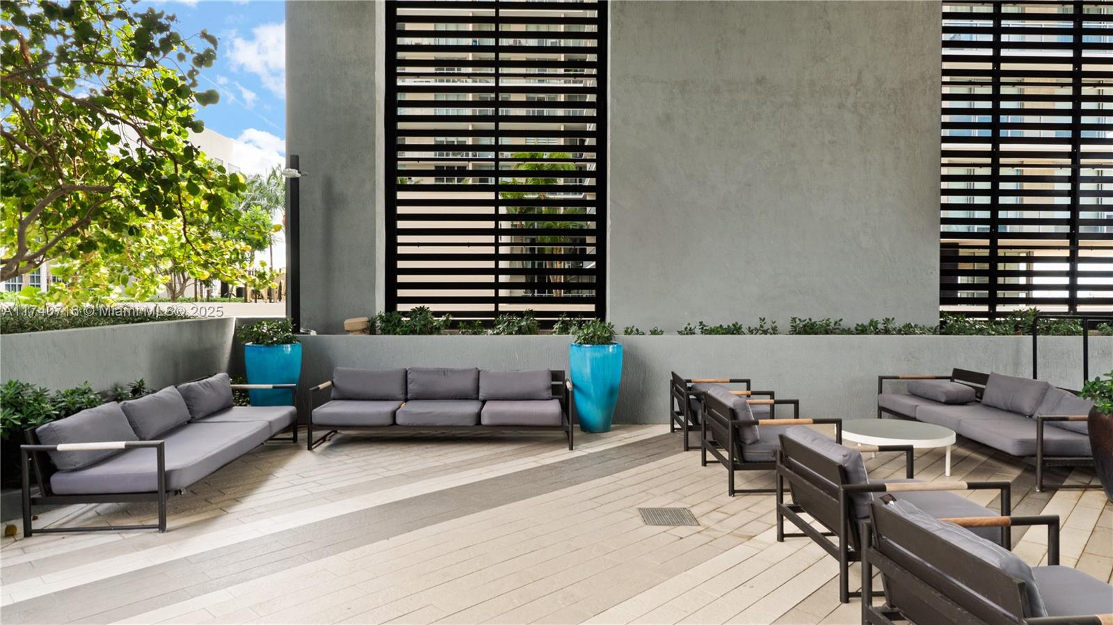 121 NE 34th St #2806, Miami FL 33137