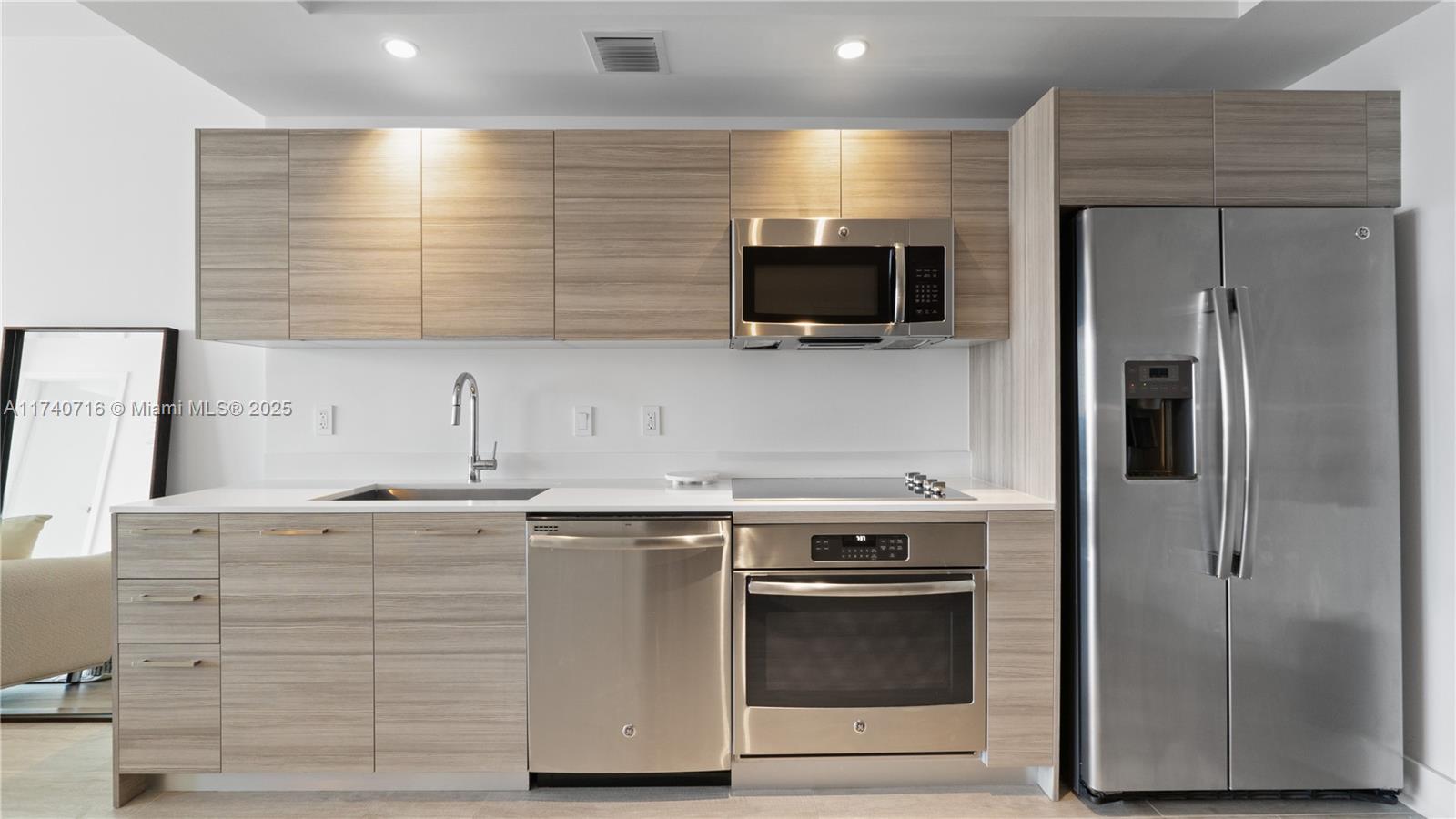 121 NE 34th St #2806, Miami FL 33137