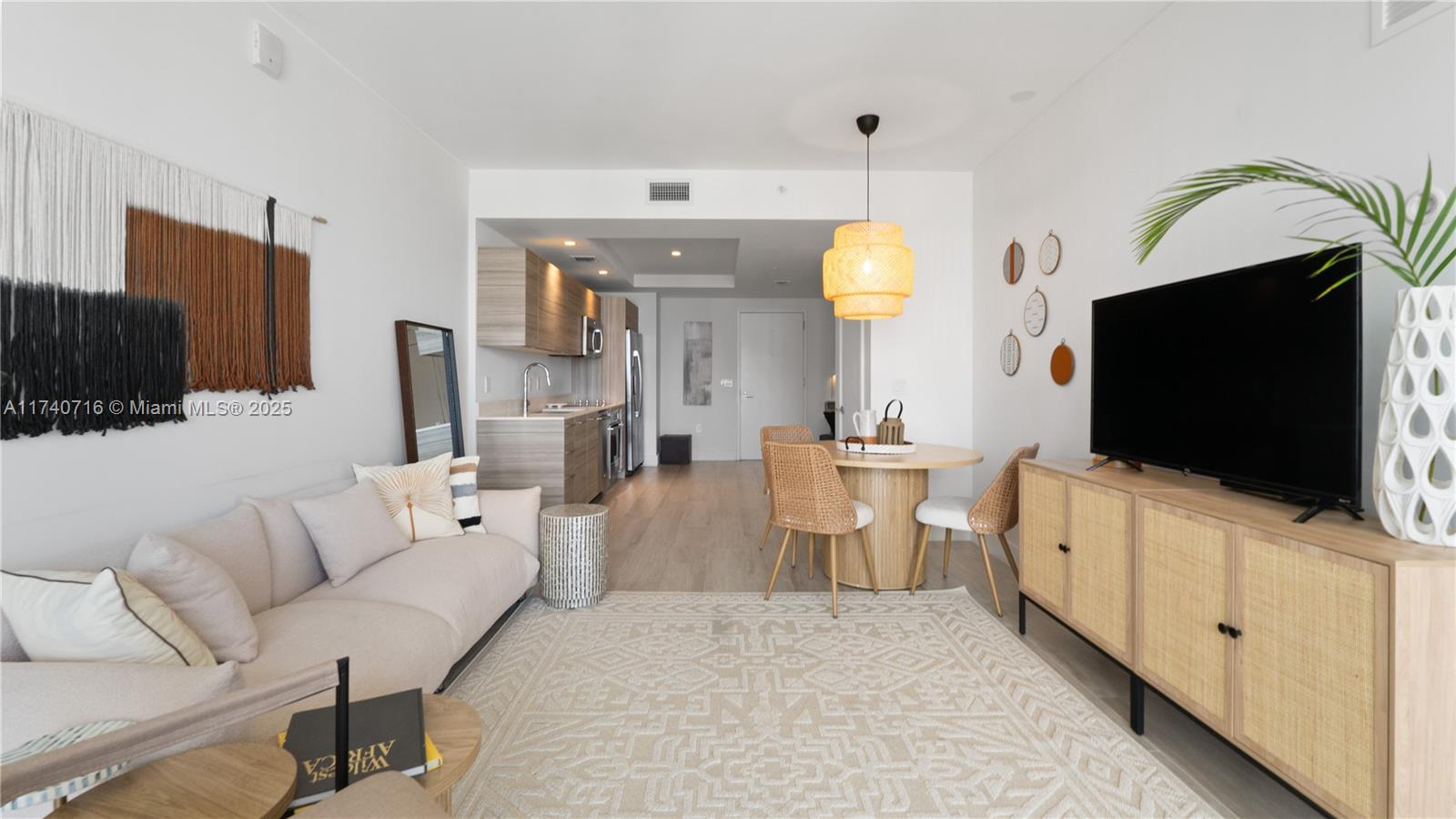 121 NE 34th St #2806, Miami FL 33137