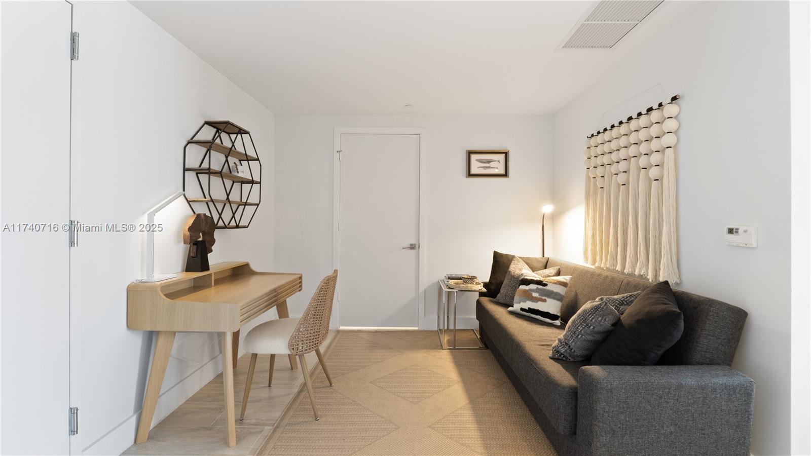 121 NE 34th St #2806, Miami FL 33137