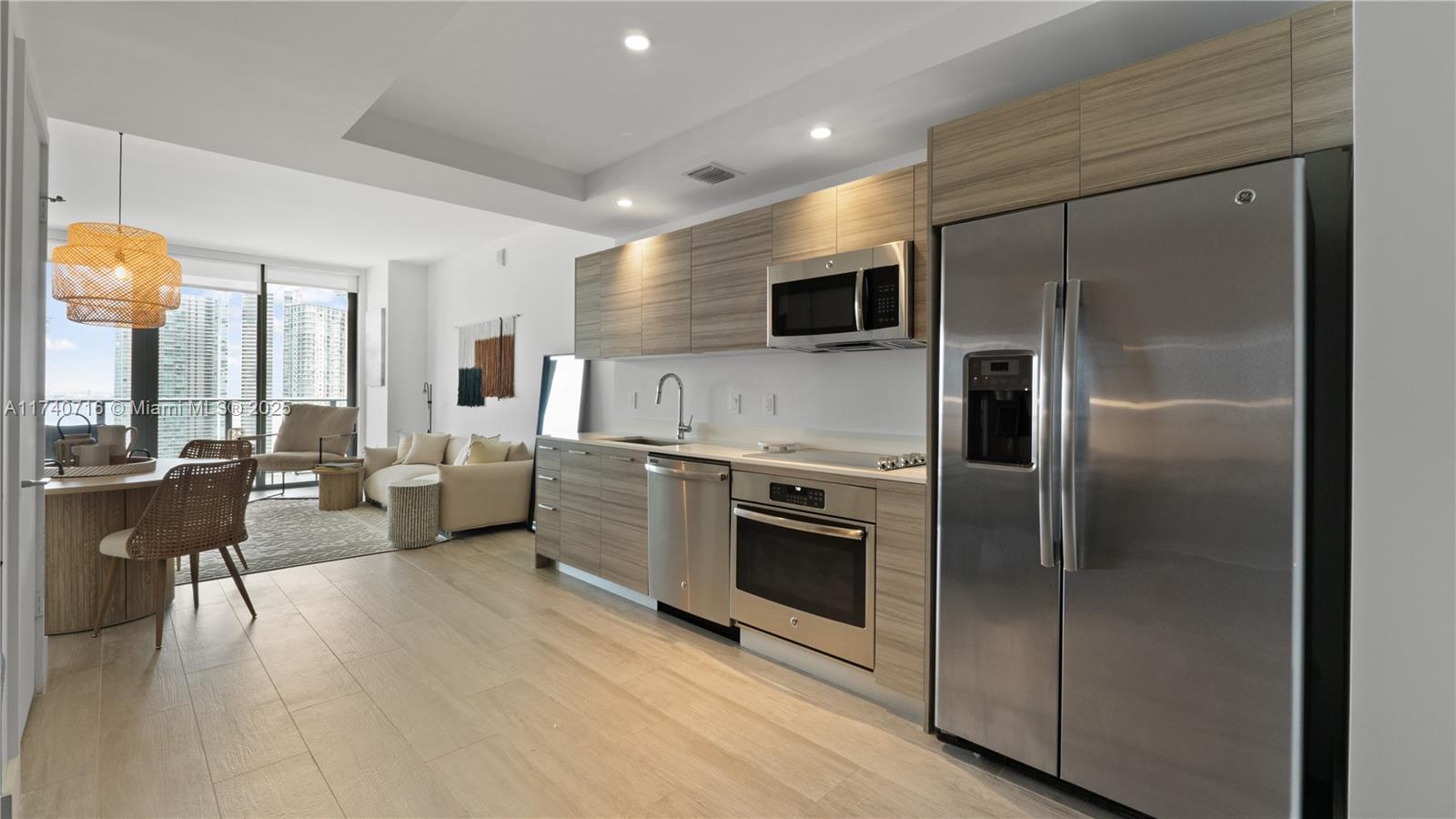 121 NE 34th St #2806, Miami FL 33137