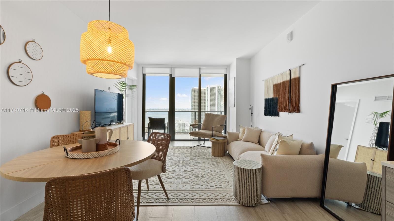 121 NE 34th St #2806, Miami FL 33137