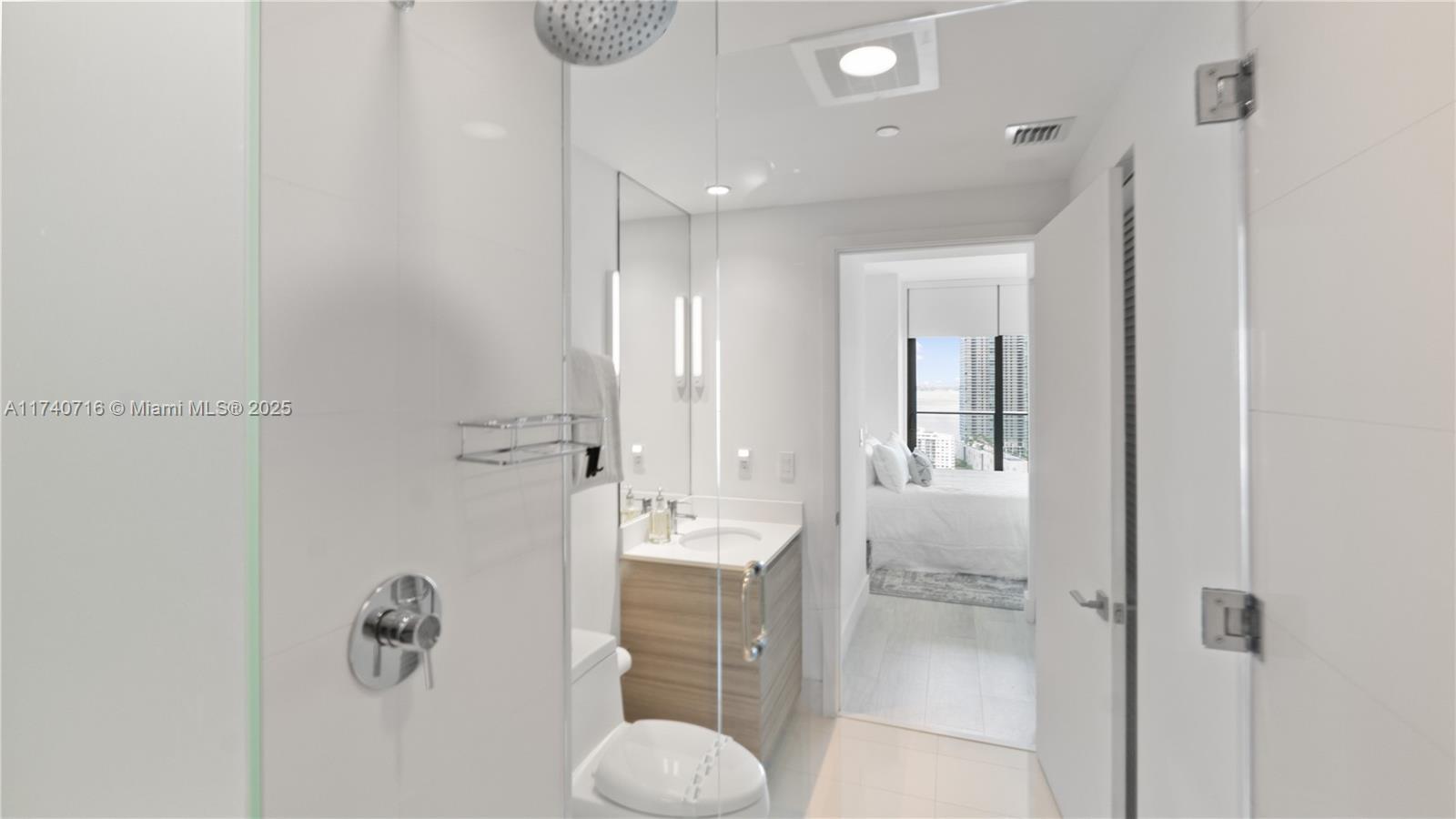 121 NE 34th St #2806, Miami FL 33137
