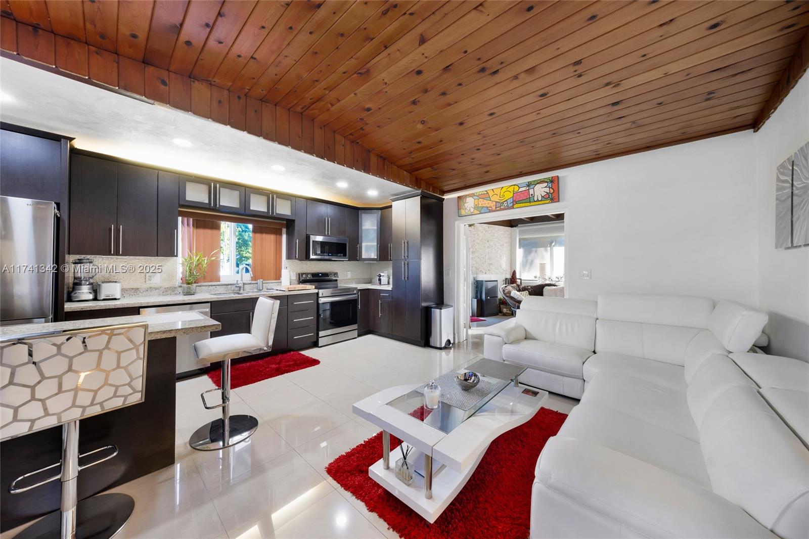 1540 NE 118th St, Miami, Florida image 17