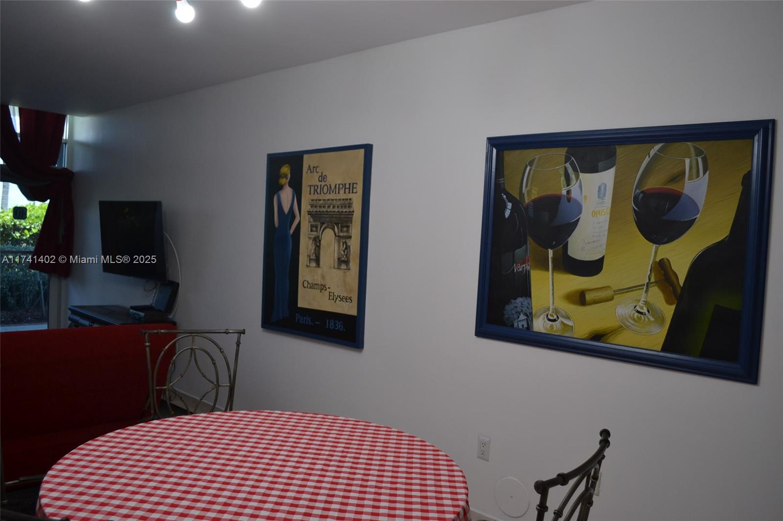 Listing Photo 18