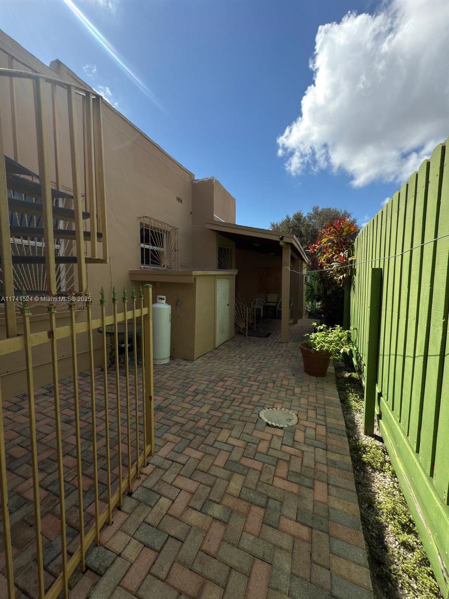 Listing Photo 6