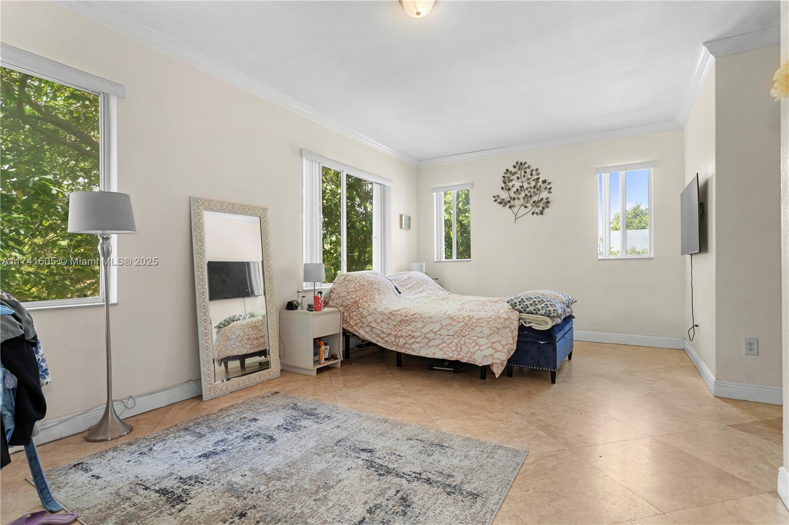 Listing Photo 14