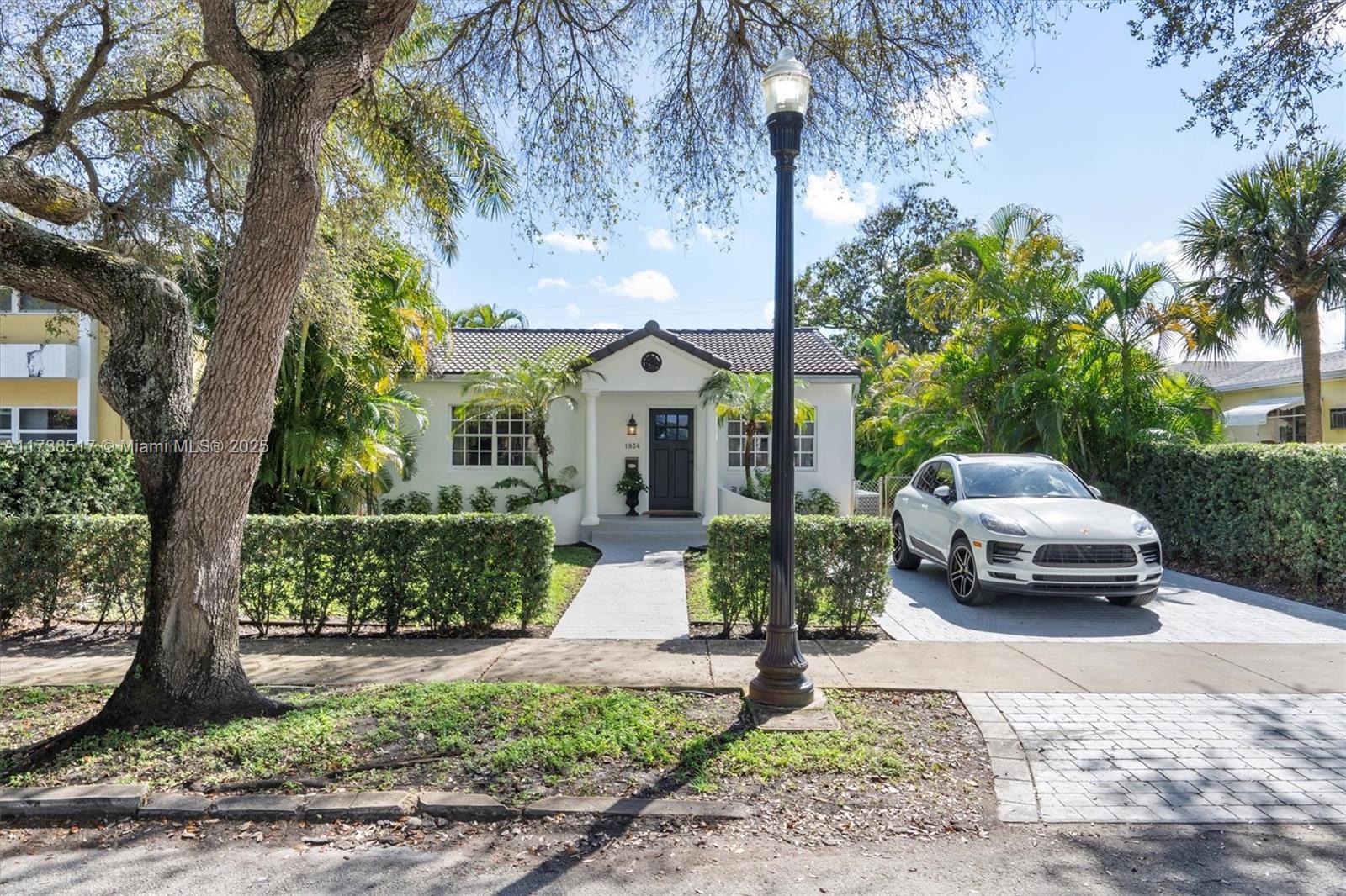 1934 Jefferson Street, Hollywood, Florida image 1