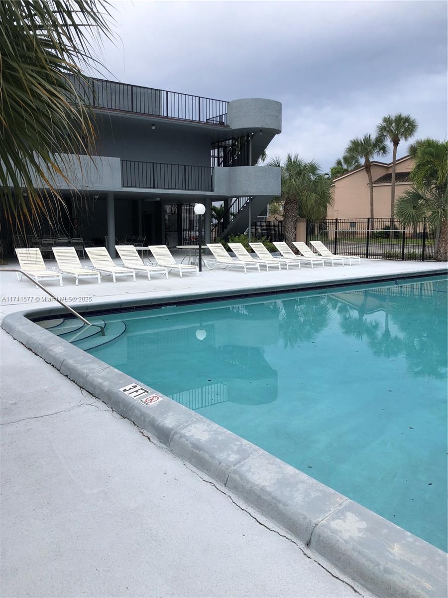 2800 S University Dr #2A, Davie, Florida image 32