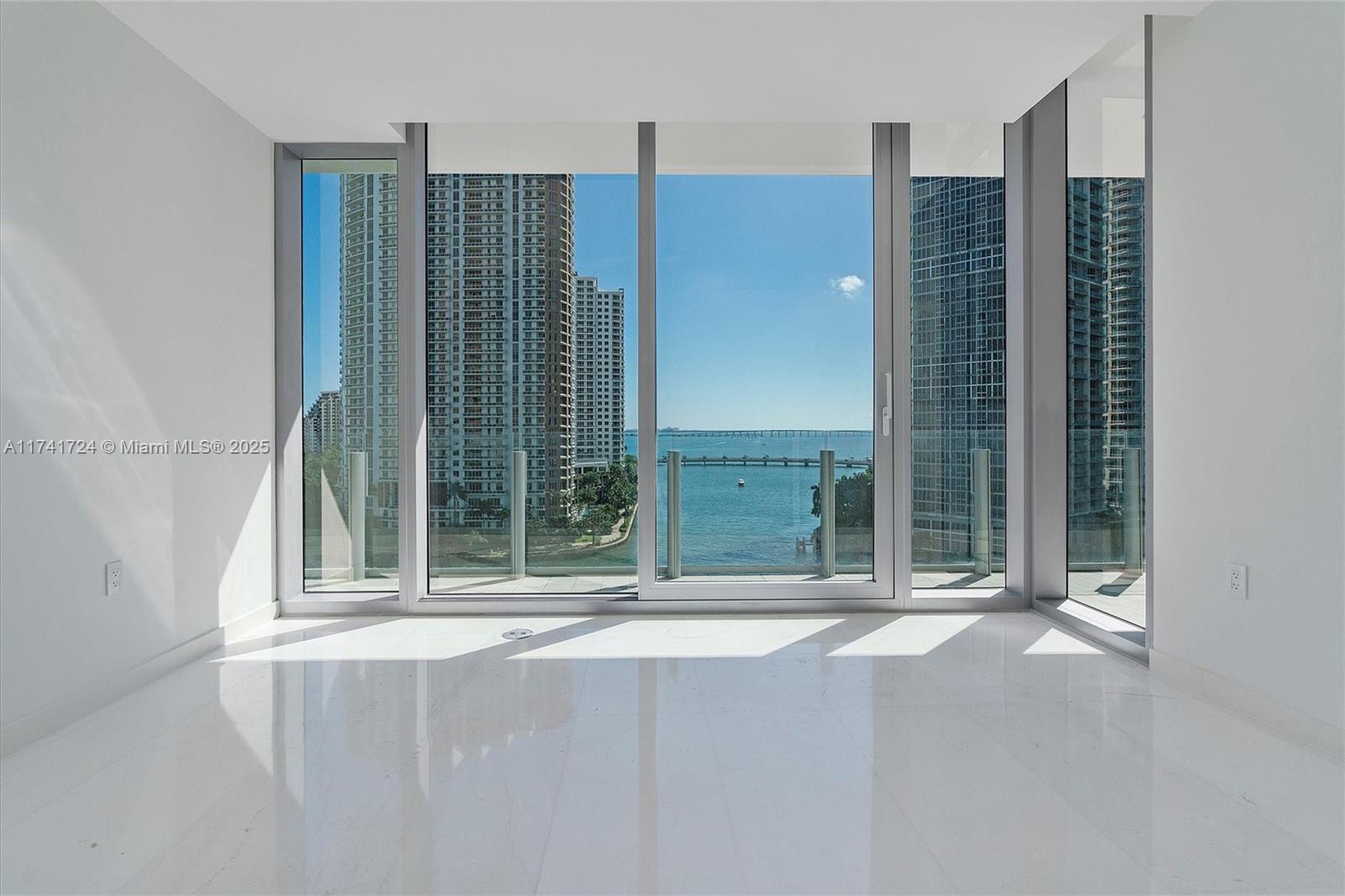 300 Biscayne Blvd Way #903, Miami, Florida image 32