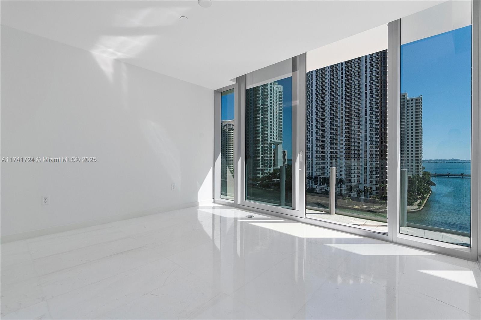 300 Biscayne Blvd Way #903, Miami, Florida image 33