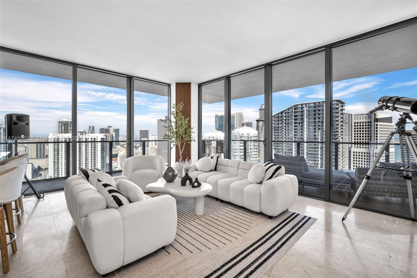 88 SW 7th St #3611, Miami FL 33130