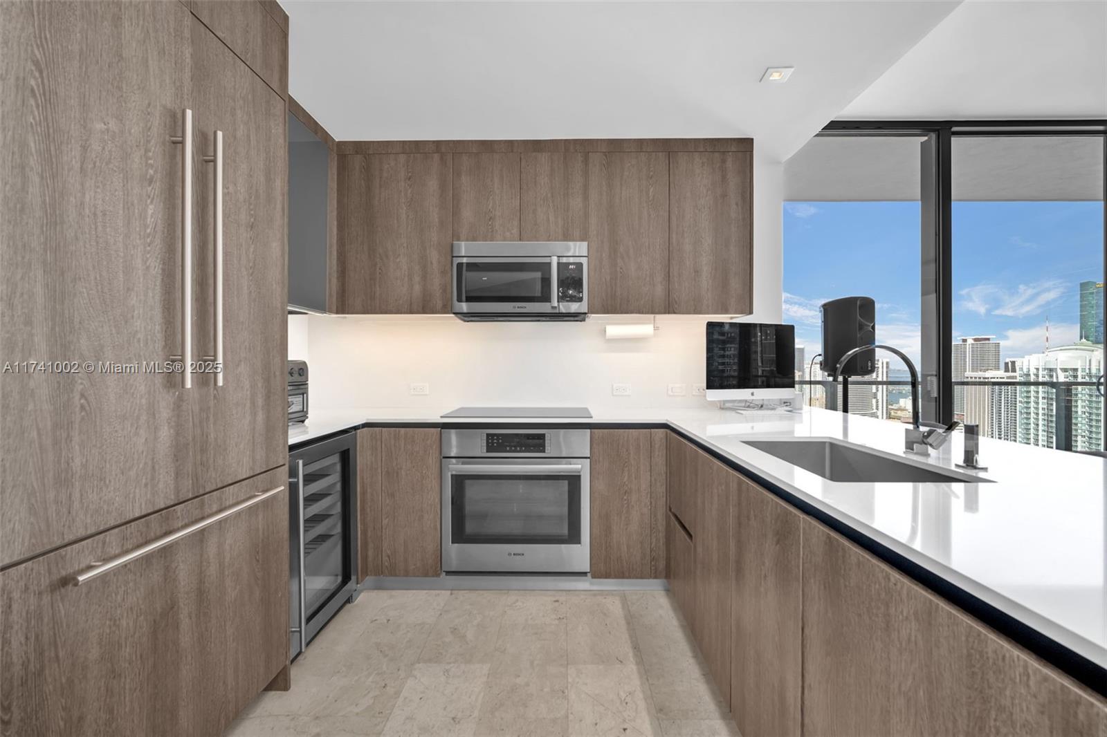 88 SW 7th St #3611, Miami FL 33130