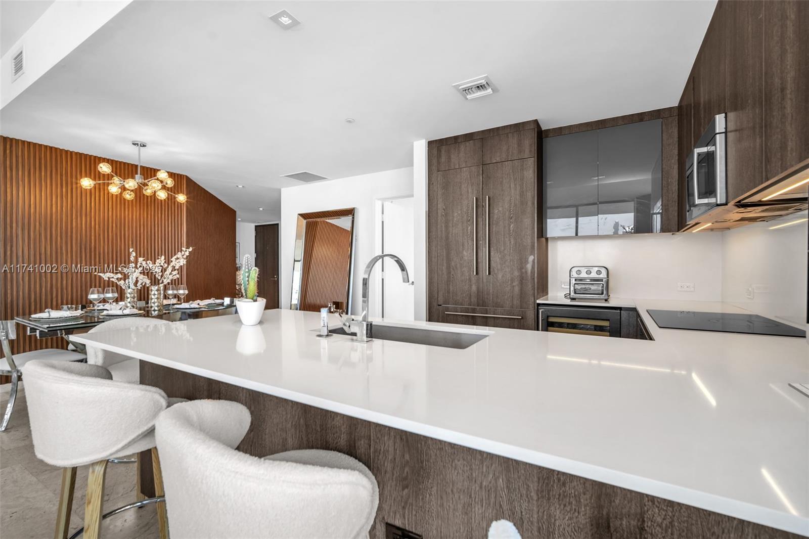 88 SW 7th St #3611, Miami FL 33130