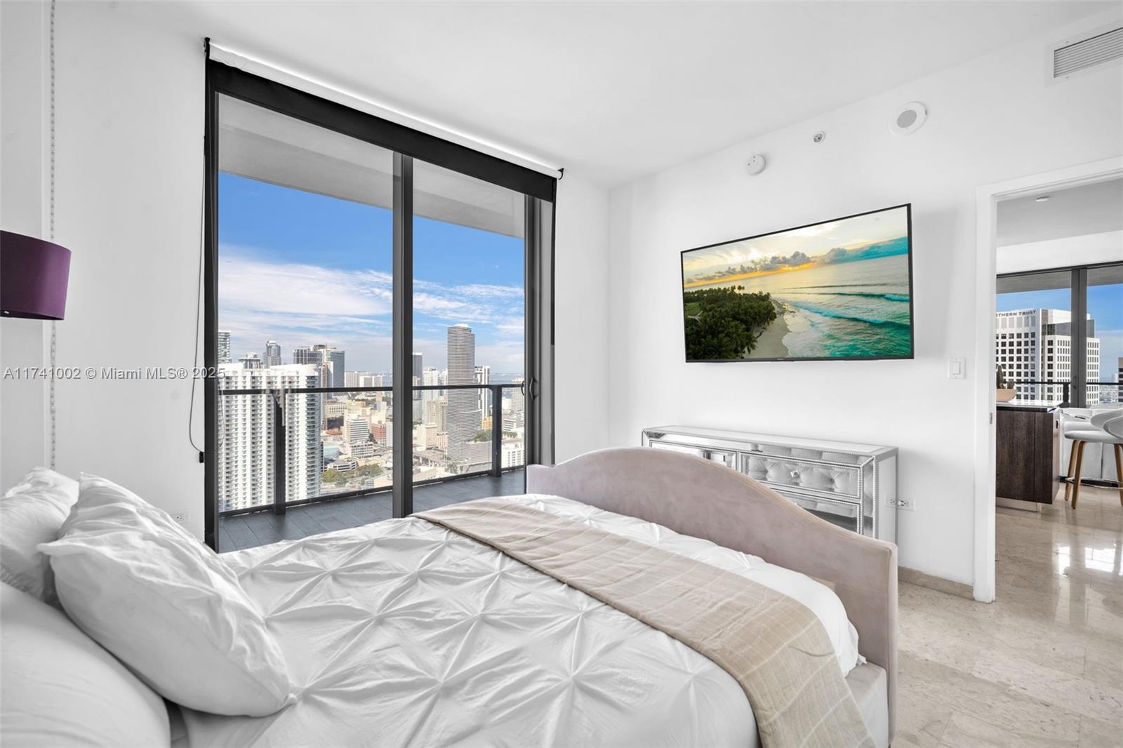 88 SW 7th St #3611, Miami FL 33130