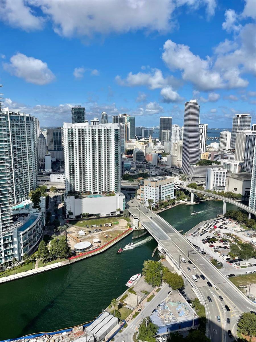 88 SW 7th St #3611, Miami FL 33130