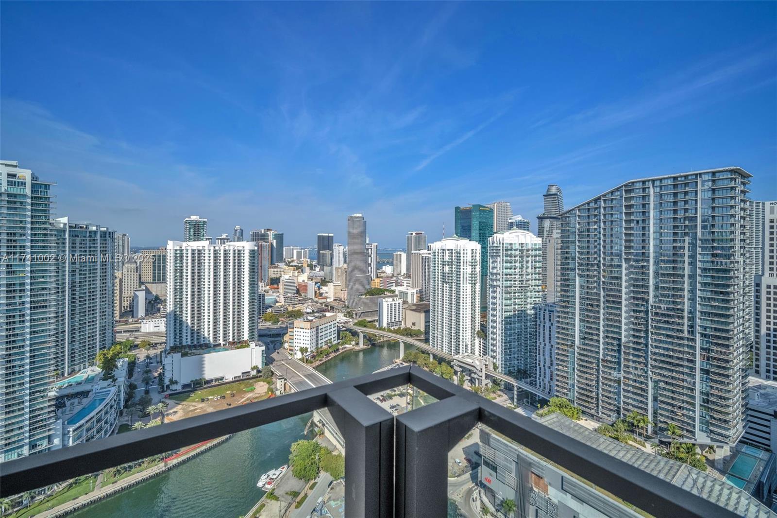 88 SW 7th St #3611, Miami FL 33130