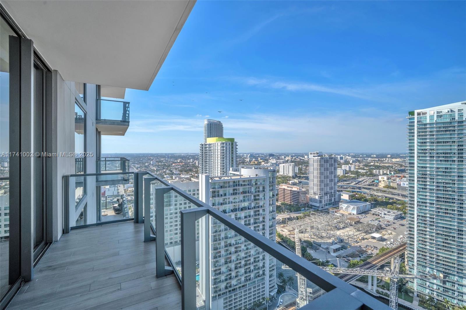 88 SW 7th St #3611, Miami, Florida image 34