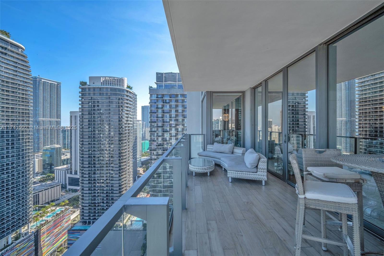88 SW 7th St #3611, Miami FL 33130