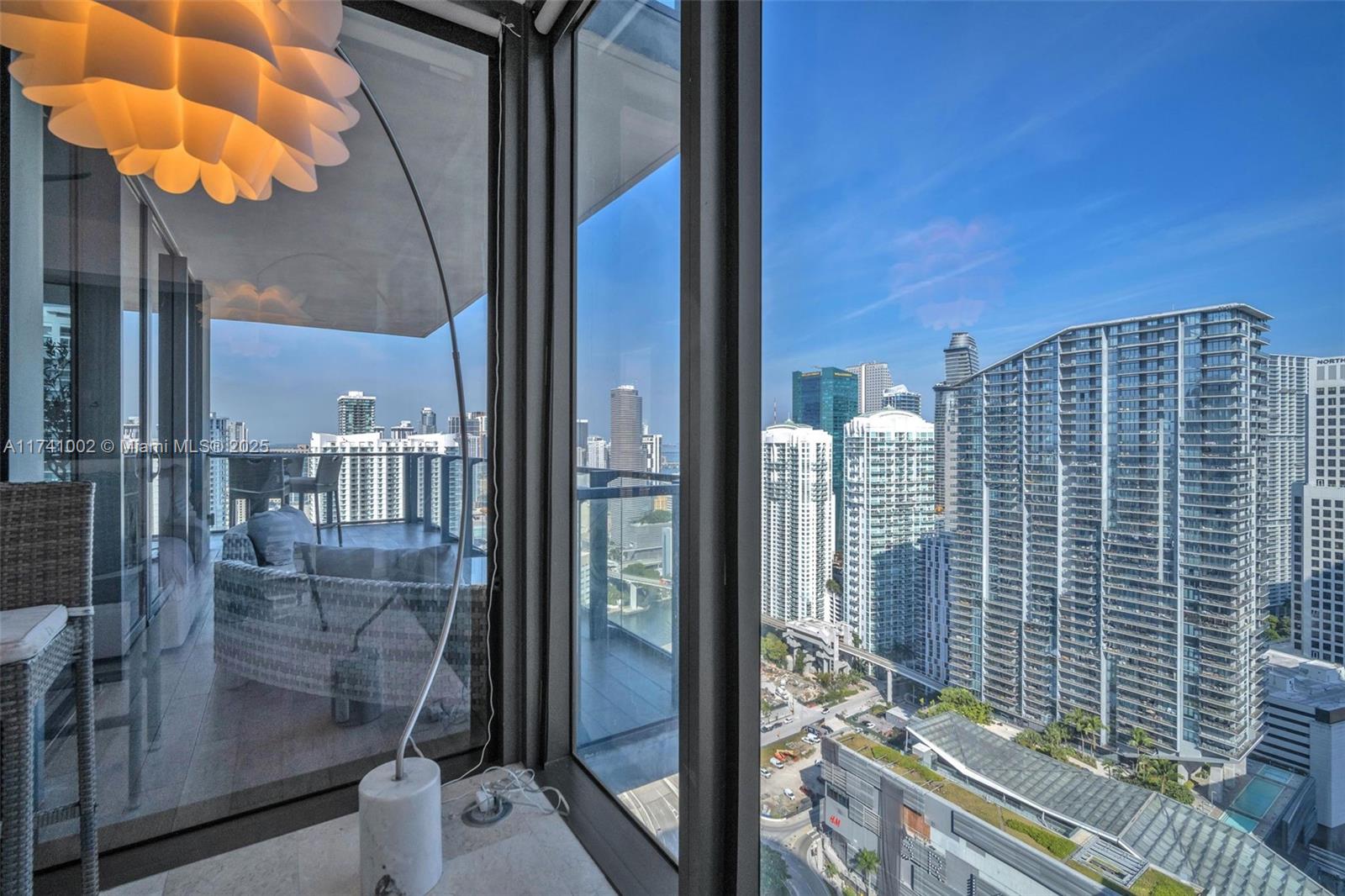 88 SW 7th St #3611, Miami FL 33130