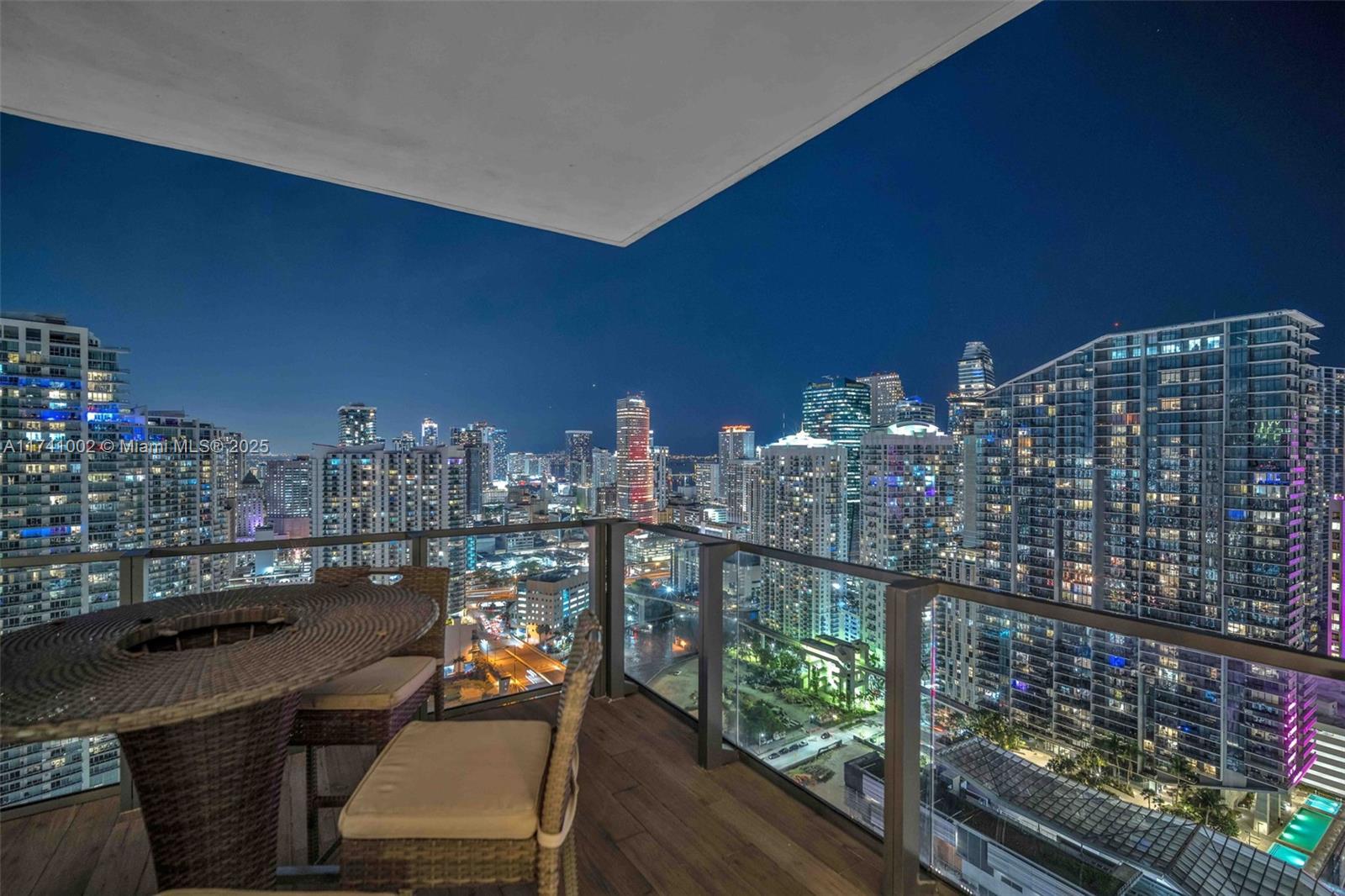 88 SW 7th St #3611, Miami FL 33130