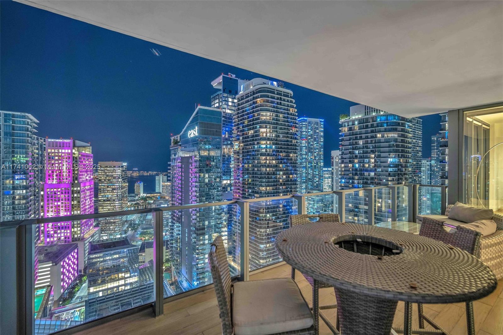 88 SW 7th St #3611, Miami FL 33130