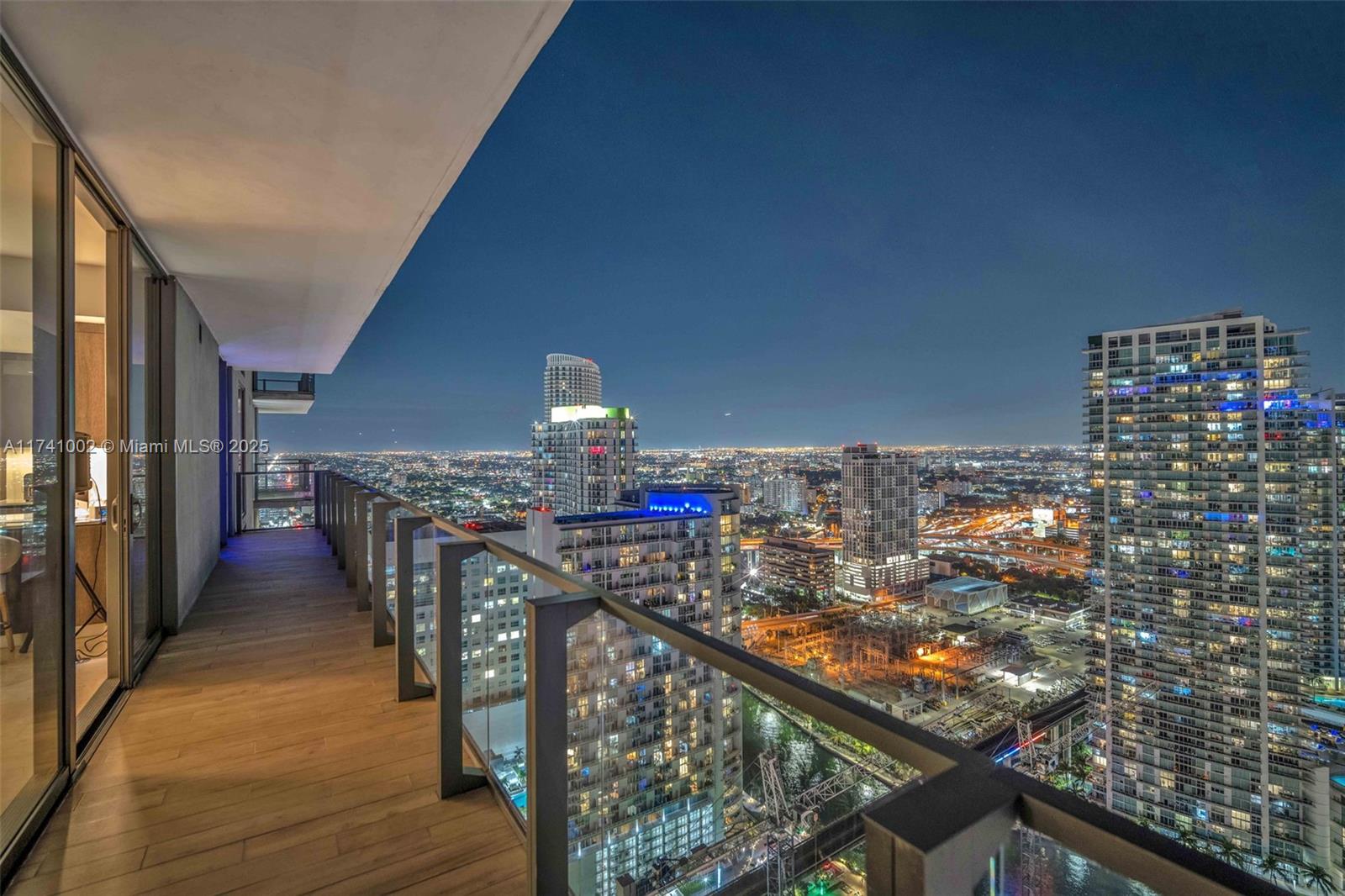 88 SW 7th St #3611, Miami FL 33130
