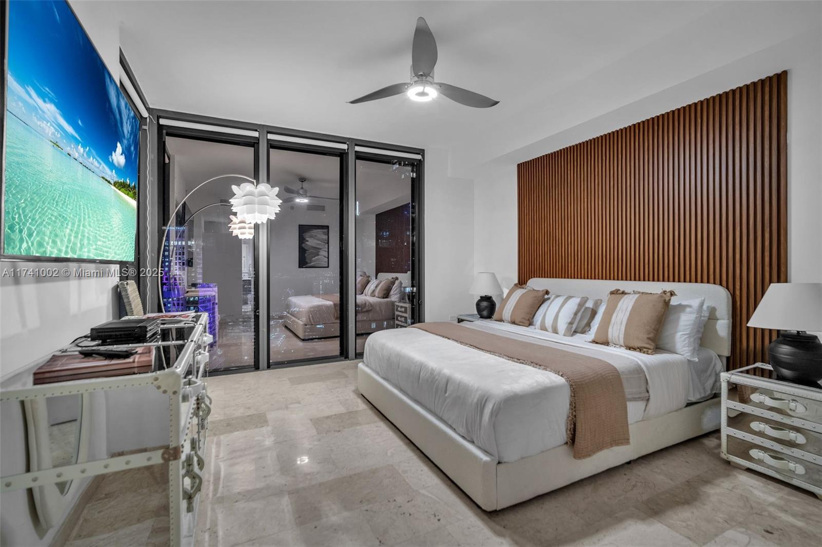 88 SW 7th St #3611, Miami FL 33130