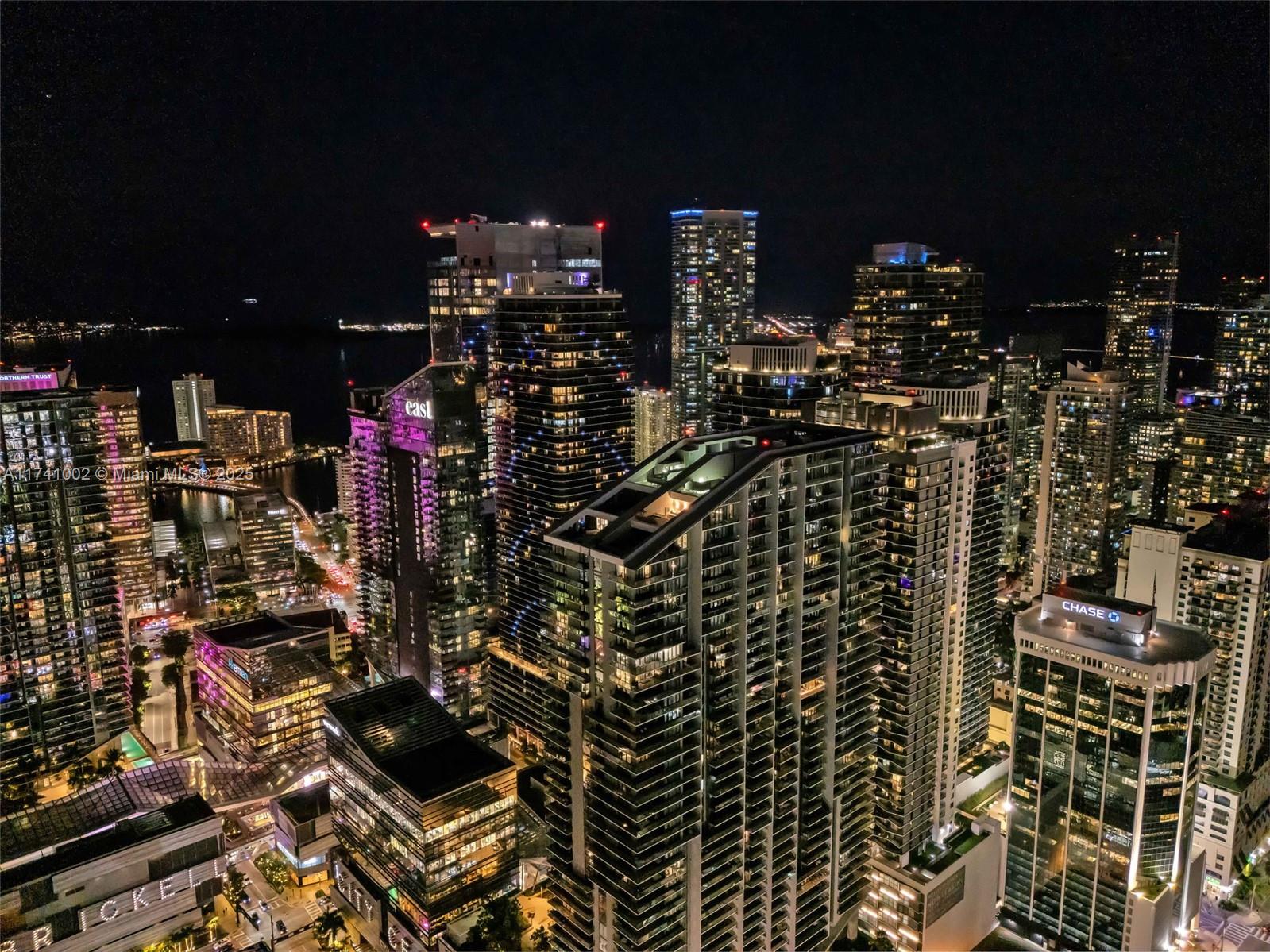 88 SW 7th St #3611, Miami FL 33130