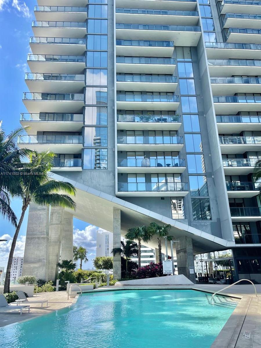 88 SW 7th St #3611, Miami FL 33130