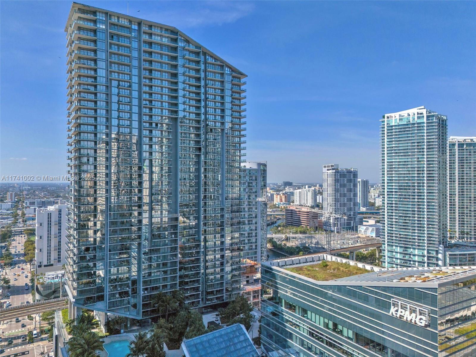 88 SW 7th St #3611, Miami FL 33130