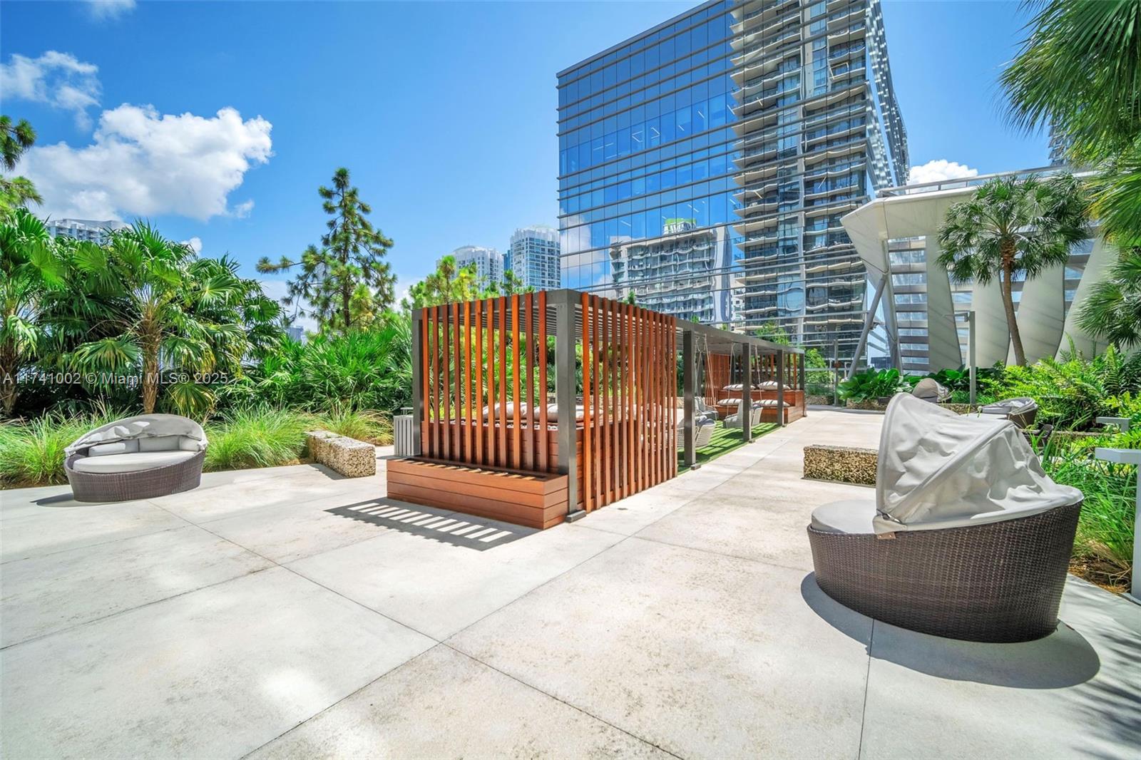 88 SW 7th St #3611, Miami FL 33130