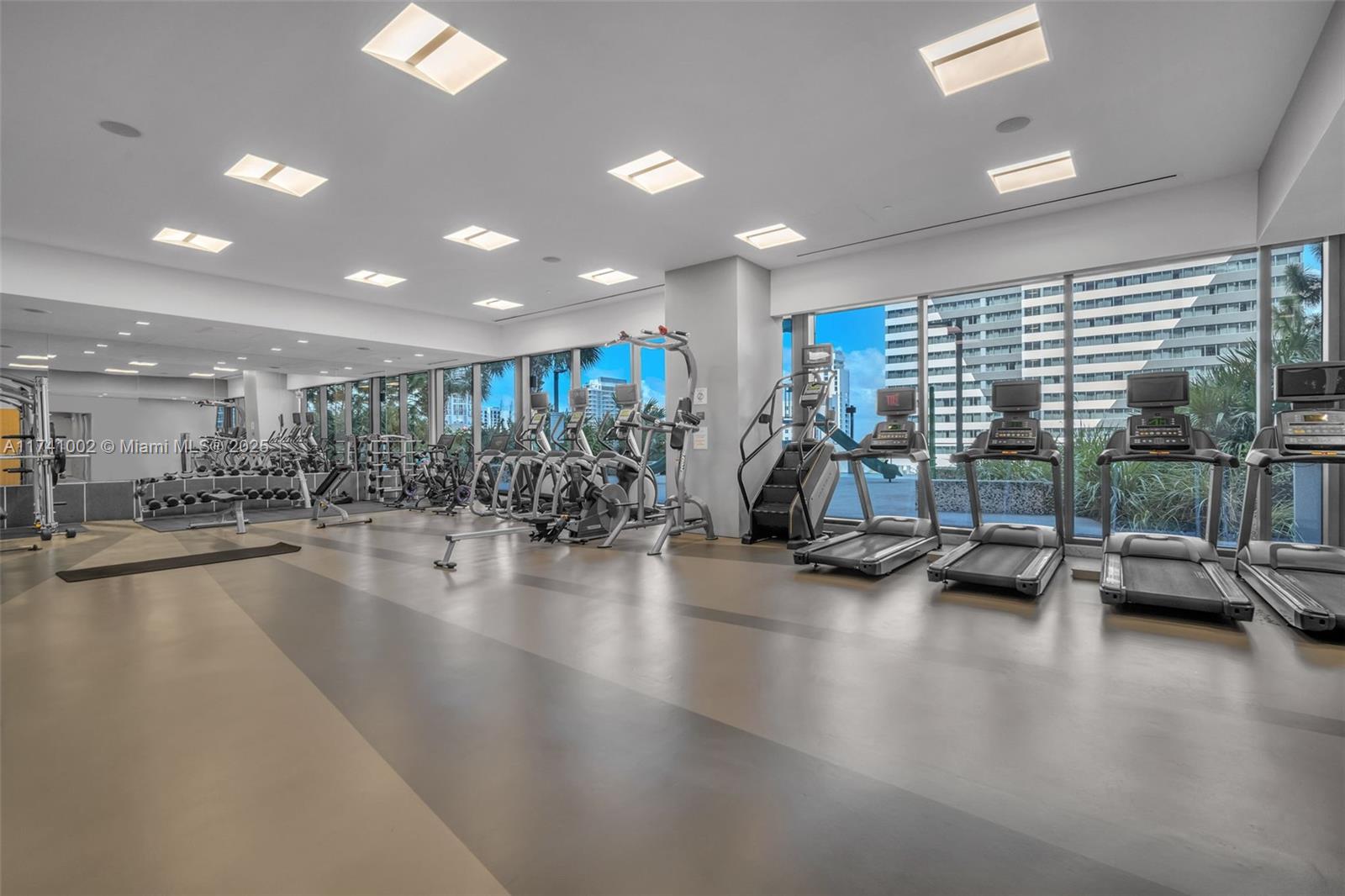 88 SW 7th St #3611, Miami FL 33130