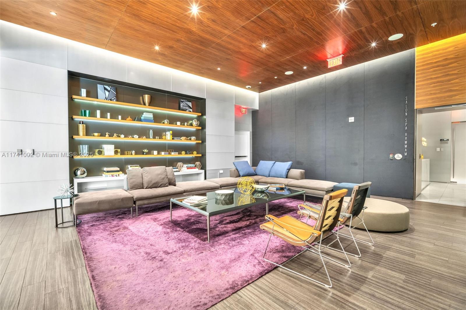 88 SW 7th St #3611, Miami FL 33130