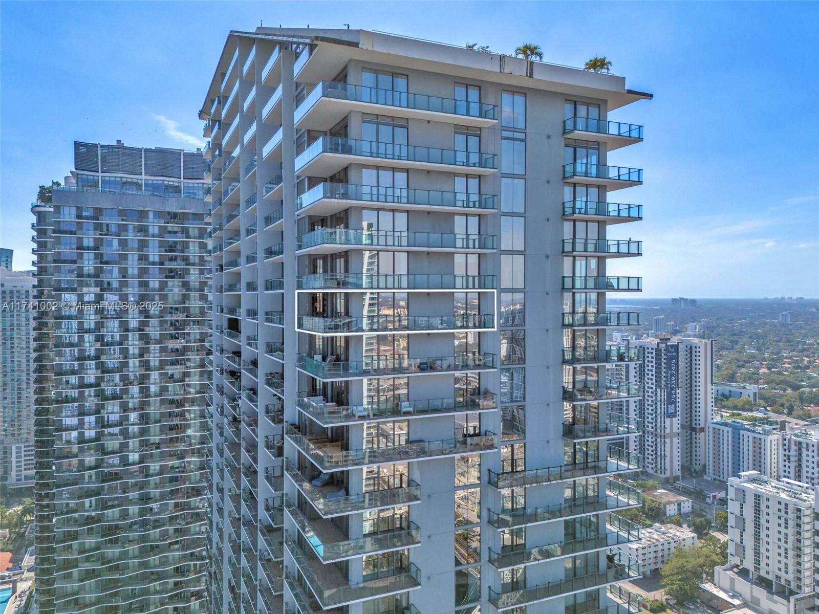 88 SW 7th St #3611, Miami FL 33130