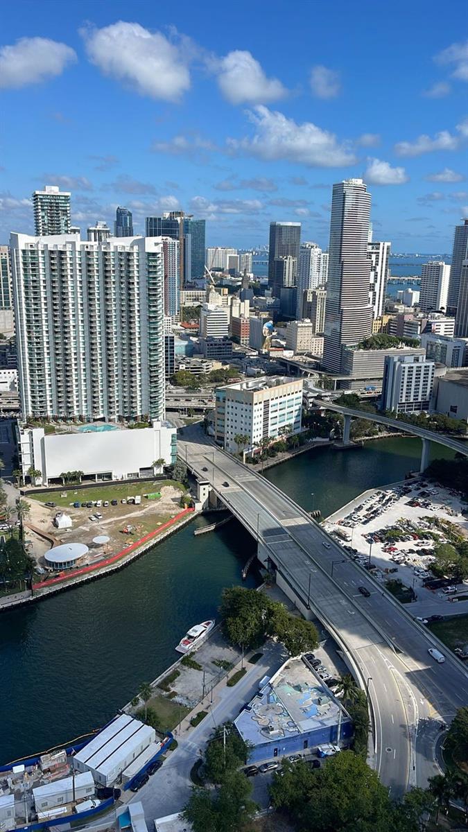 88 SW 7th St #3611, Miami FL 33130