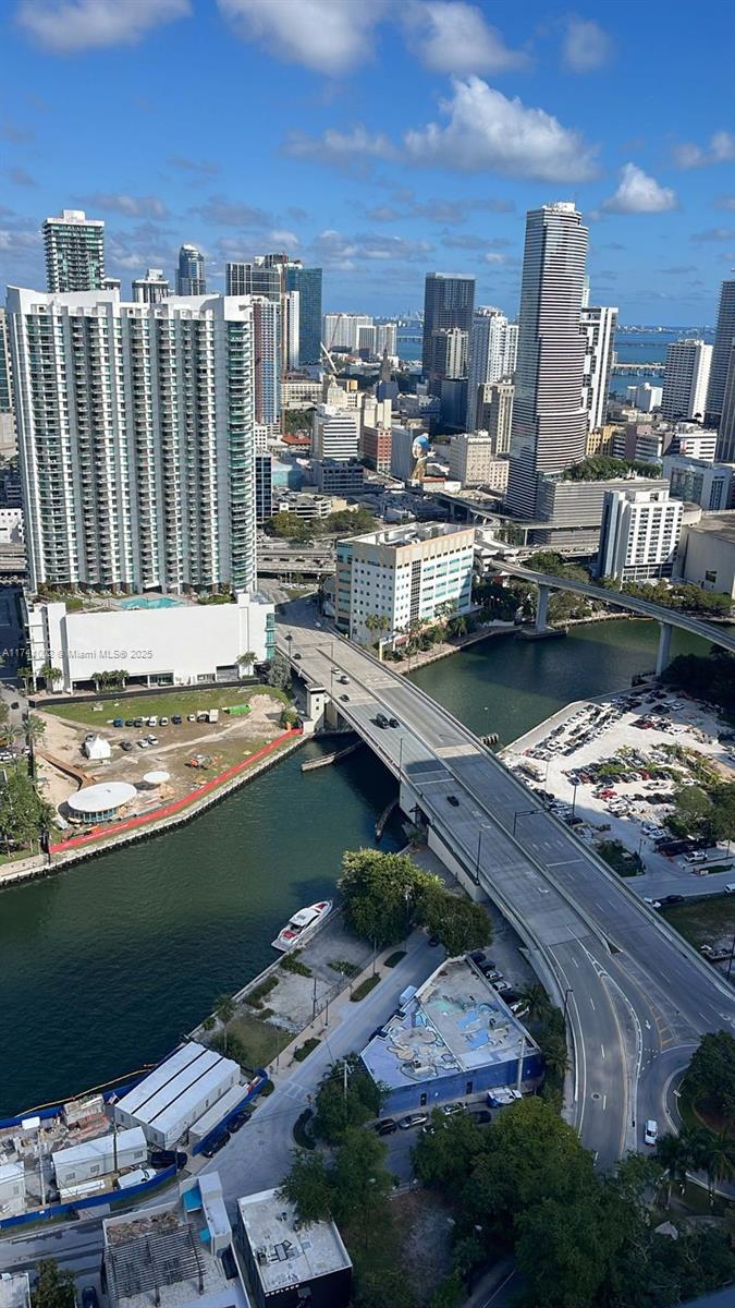 88 SW 7th St #3611, Miami FL 33130