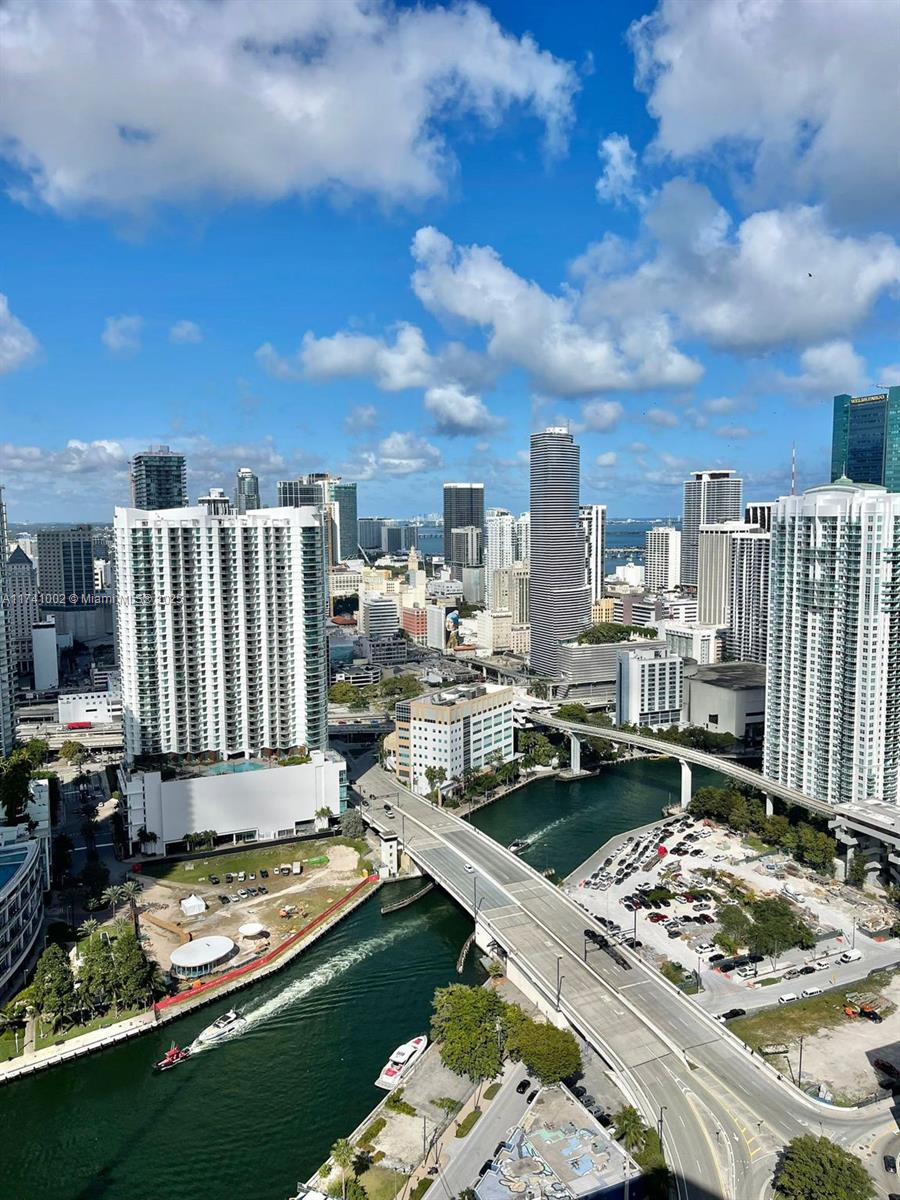 88 SW 7th St #3611, Miami FL 33130