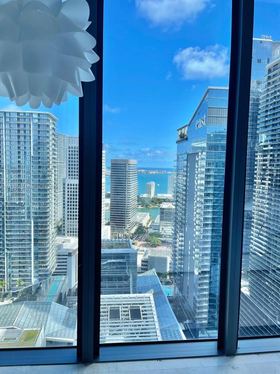 88 SW 7th St #3611, Miami FL 33130