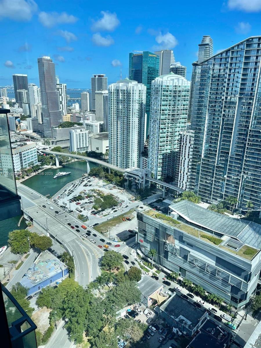 88 SW 7th St #3611, Miami FL 33130
