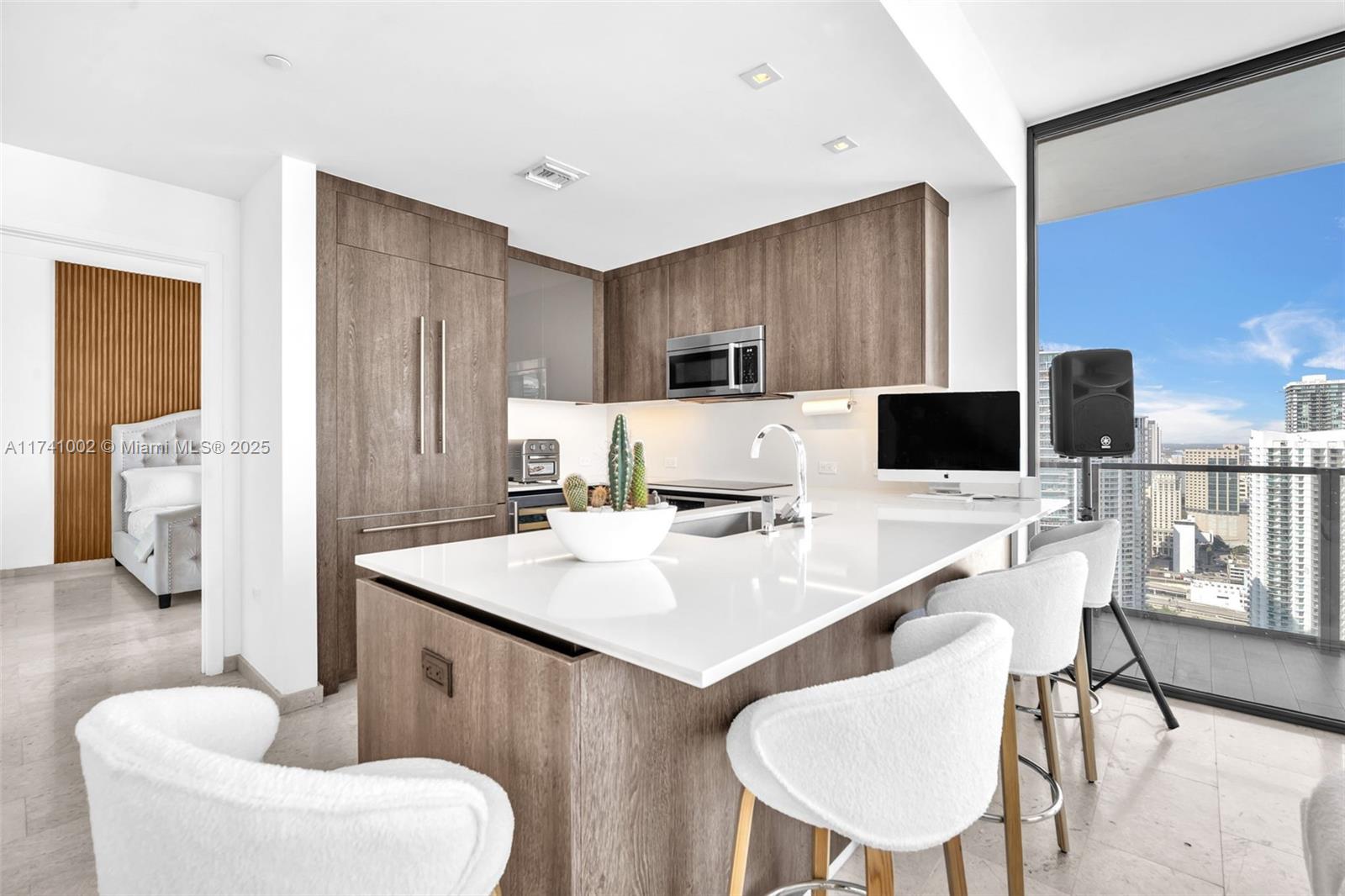 88 SW 7th St #3611, Miami FL 33130
