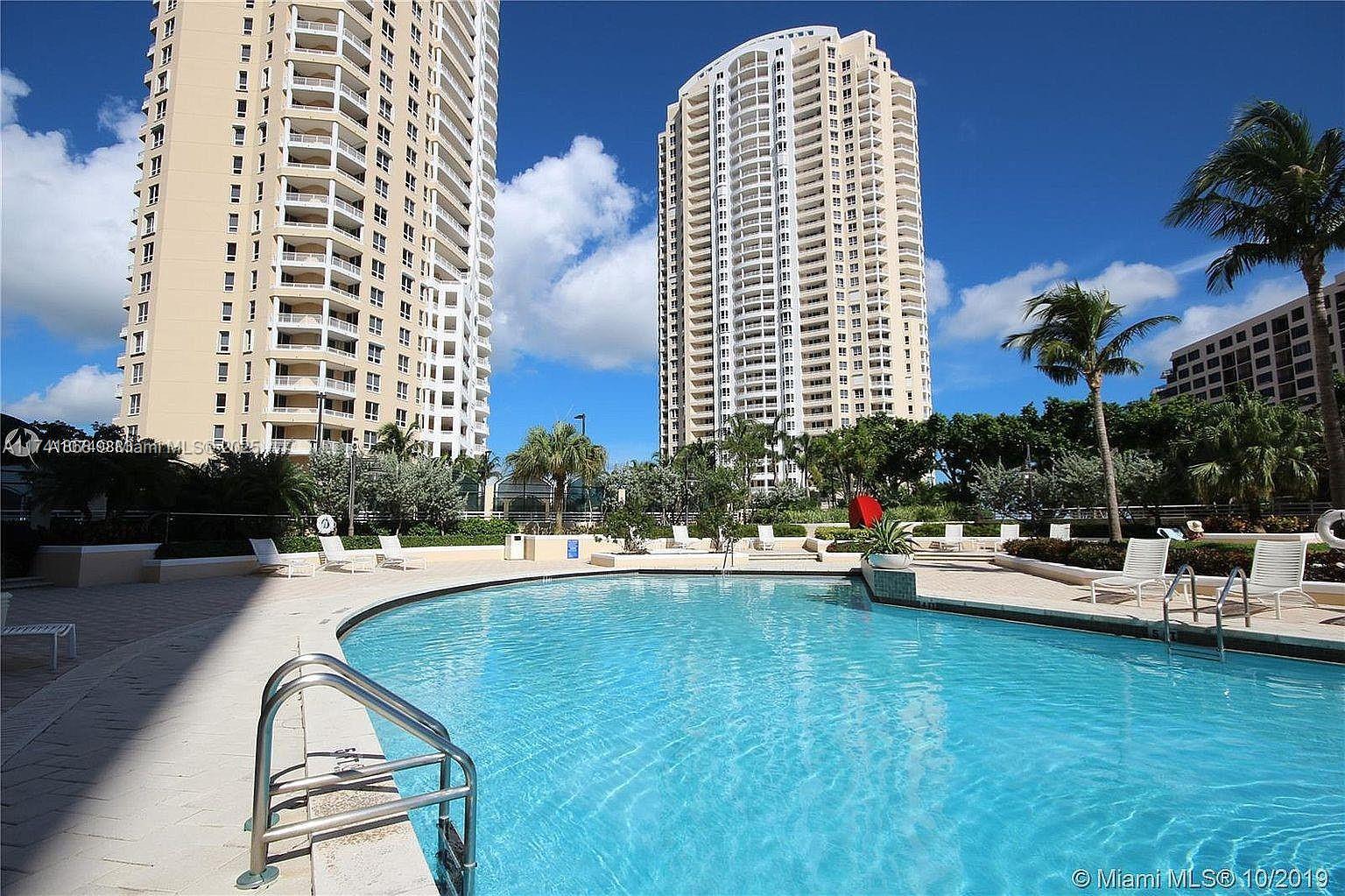 Apartamento para Alugar em Miami, FL