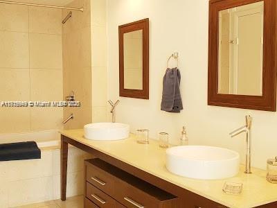 495 Brickell Ave #3809, Miami FL 33131