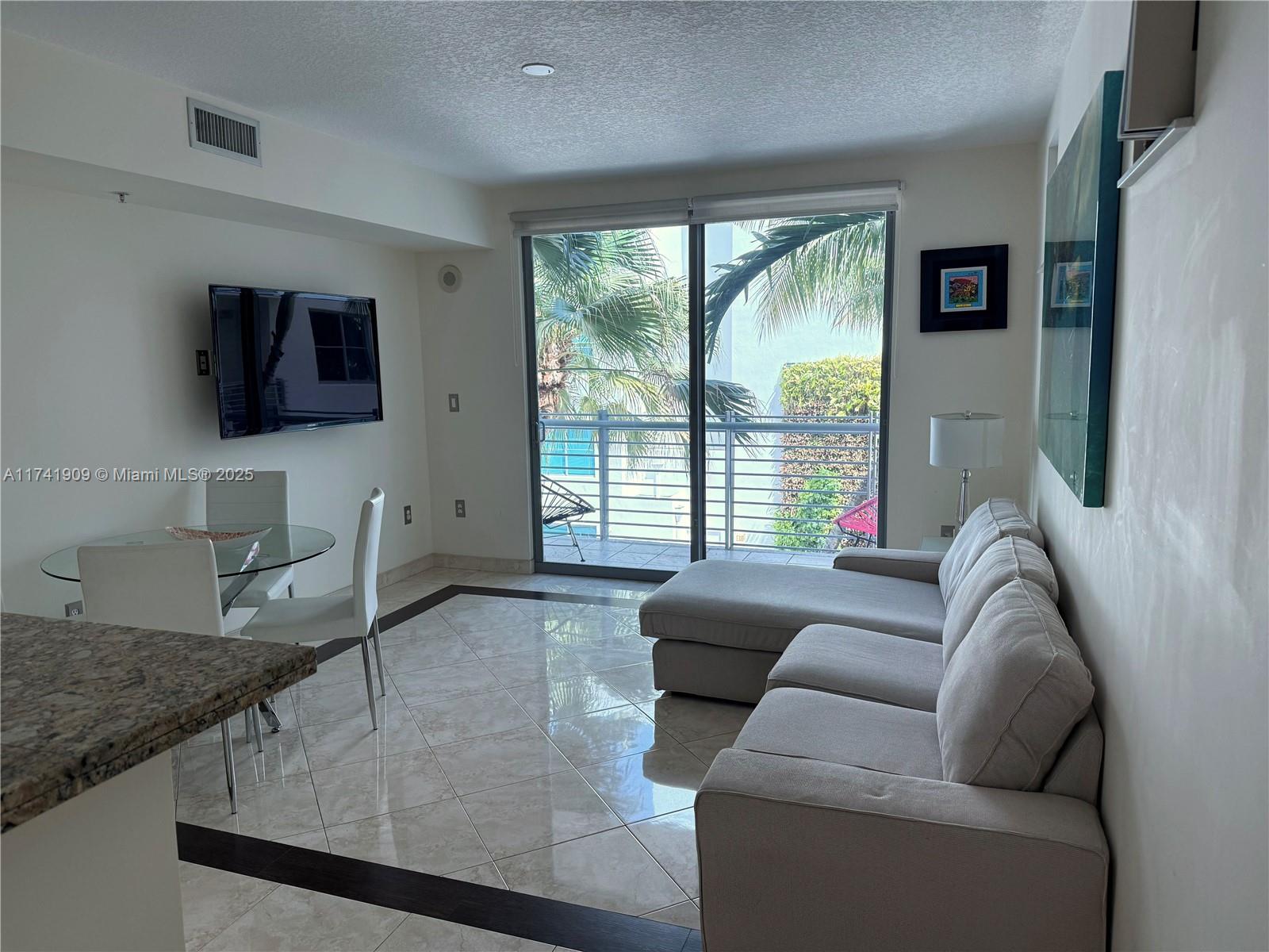 110 Washington Ave #1512, Miami Beach FL 33139